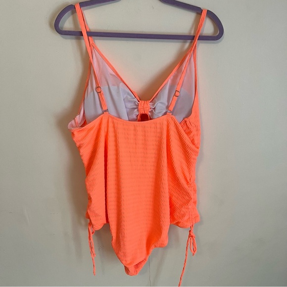 PLUS Swimsuit 🧡 - Picture 4 of 4